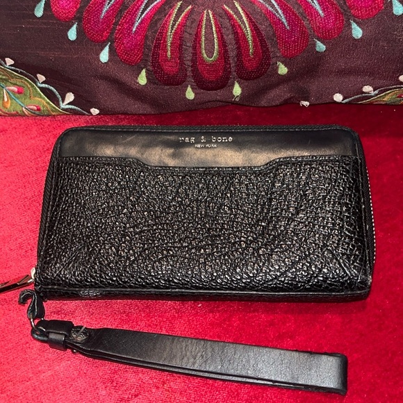 Rag & Bone black textured zip up wallet/ wristlet leather one size 7” X 4” - Picture 1 of 11